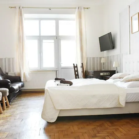 Apartament City, Clock Krosno Exterior photo