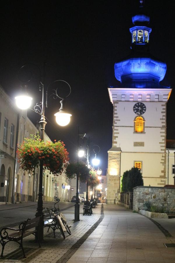 City, Clock Privatunterkunft *